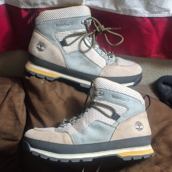 Timberland Gray and Tan Outdoor Boots with Durable Sole - Picture 1 of 5